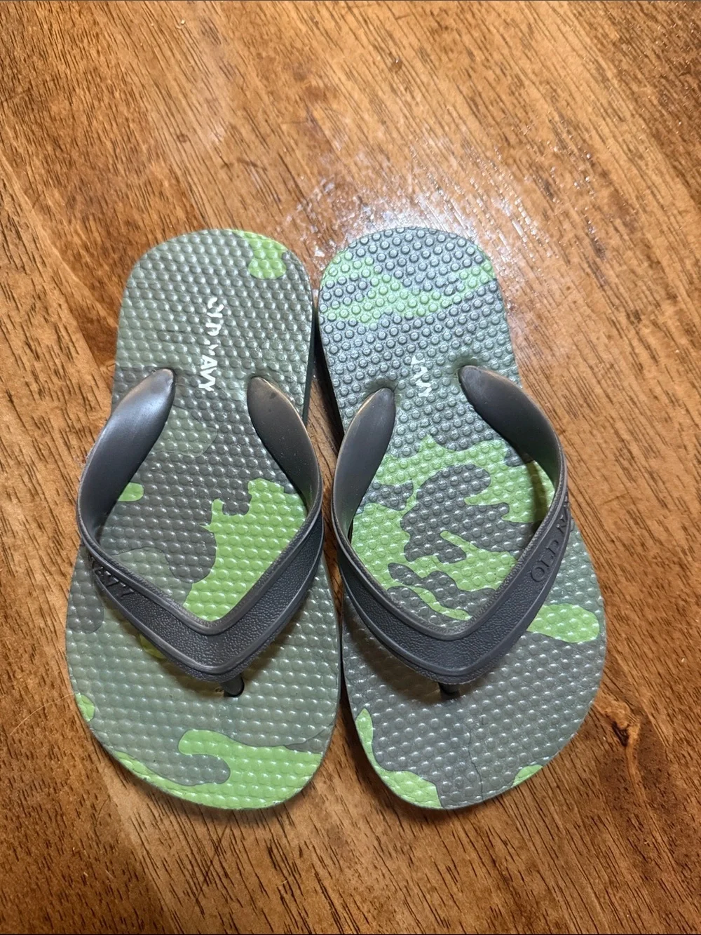 Old Navy Green Camouflage Kids Flip Flops with Gray Straps